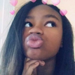 Meet your Posher, Rayven